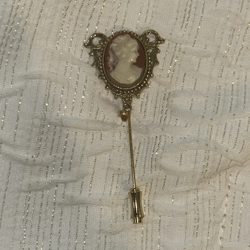 Vintage cameo stick pin brooch Ornate Victorian Style In Gold Creamy White